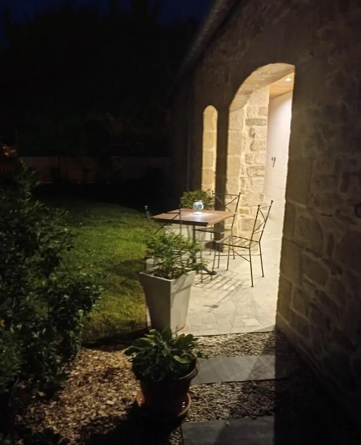 La Sabotiere Holiday home Plumeliau 0*, Plumeliau-Bieuzy