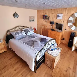 Séjour chez l'habitant Ty Cosy, Chambre Privée, Pluméliau